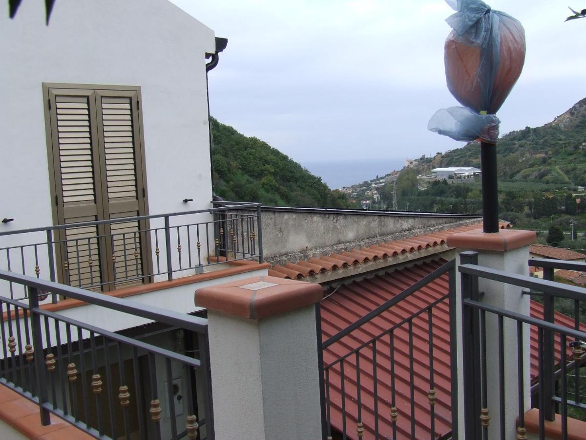 Apartamento Relax Vista Eolie Piraino Exterior foto